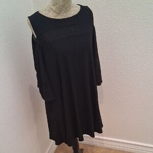 Nina Leonard Elegant Black Garment